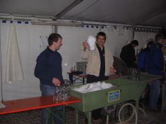 Einschenken am Ausschank